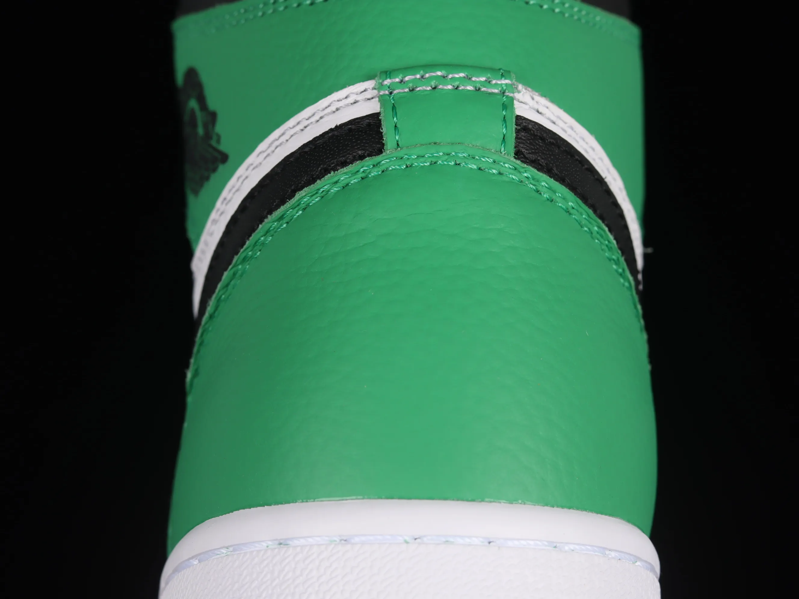 All categories Air Jordan Jordan series basketball shoes Air Jordan 1 High L version Air Jordan 1 High OG "Lucky Green" AJ1 Joe 1 Celtics Black Green Toe DZ5485-031